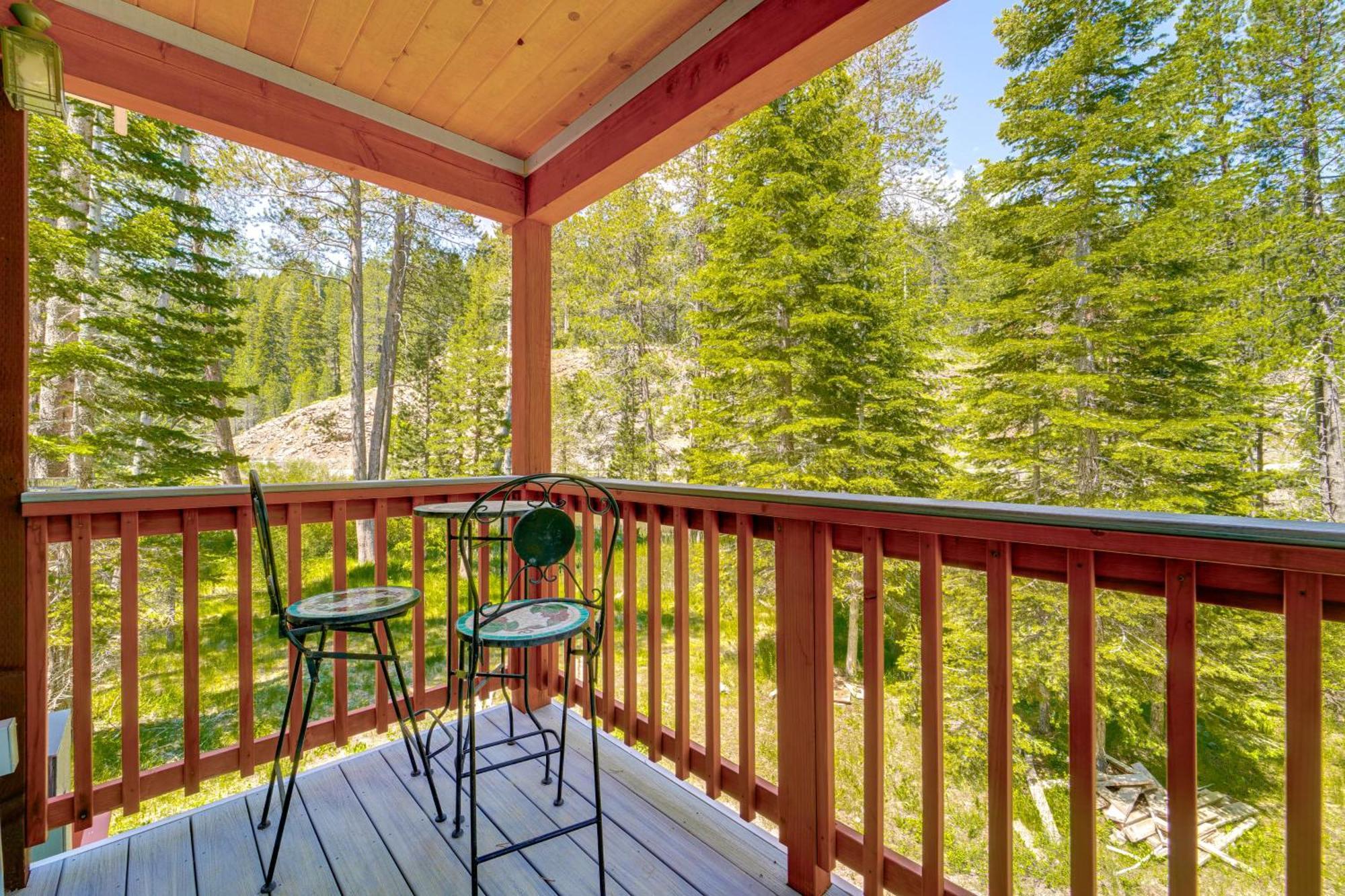 Riverfront Truckee Home Less Than 7 Mi To Lake And Skiing! Olympic Valley  Exterior photo