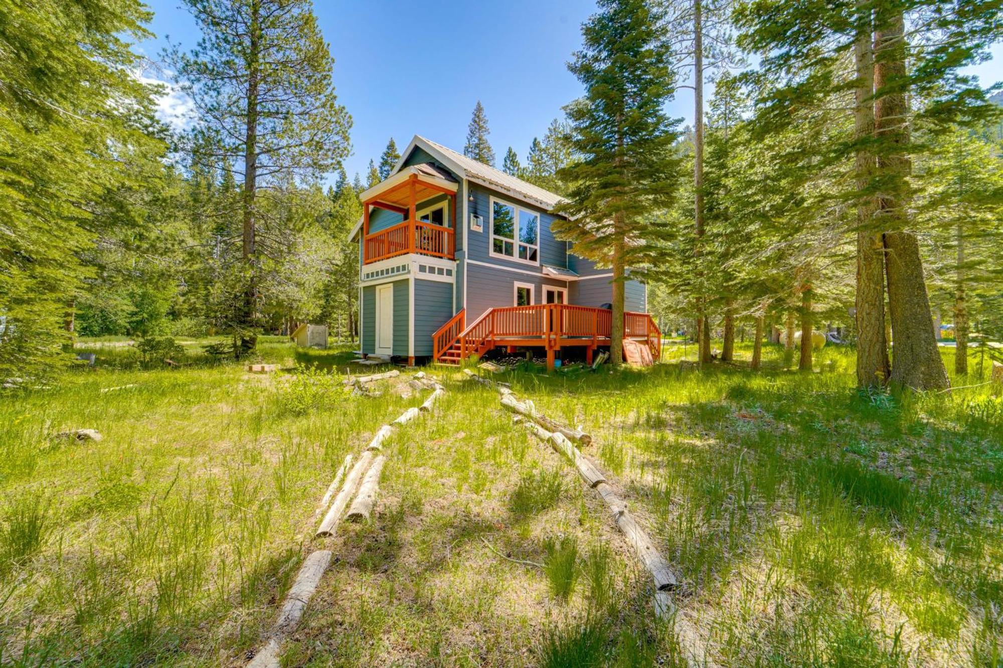 Riverfront Truckee Home Less Than 7 Mi To Lake And Skiing! Olympic Valley  Exterior photo